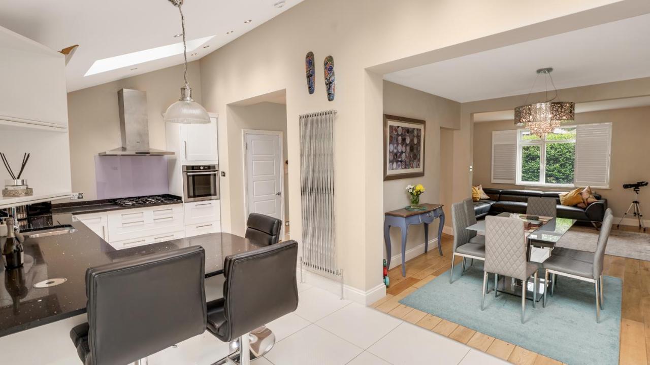 Cosy Luxurious Family Home Лондон Екстер'єр фото